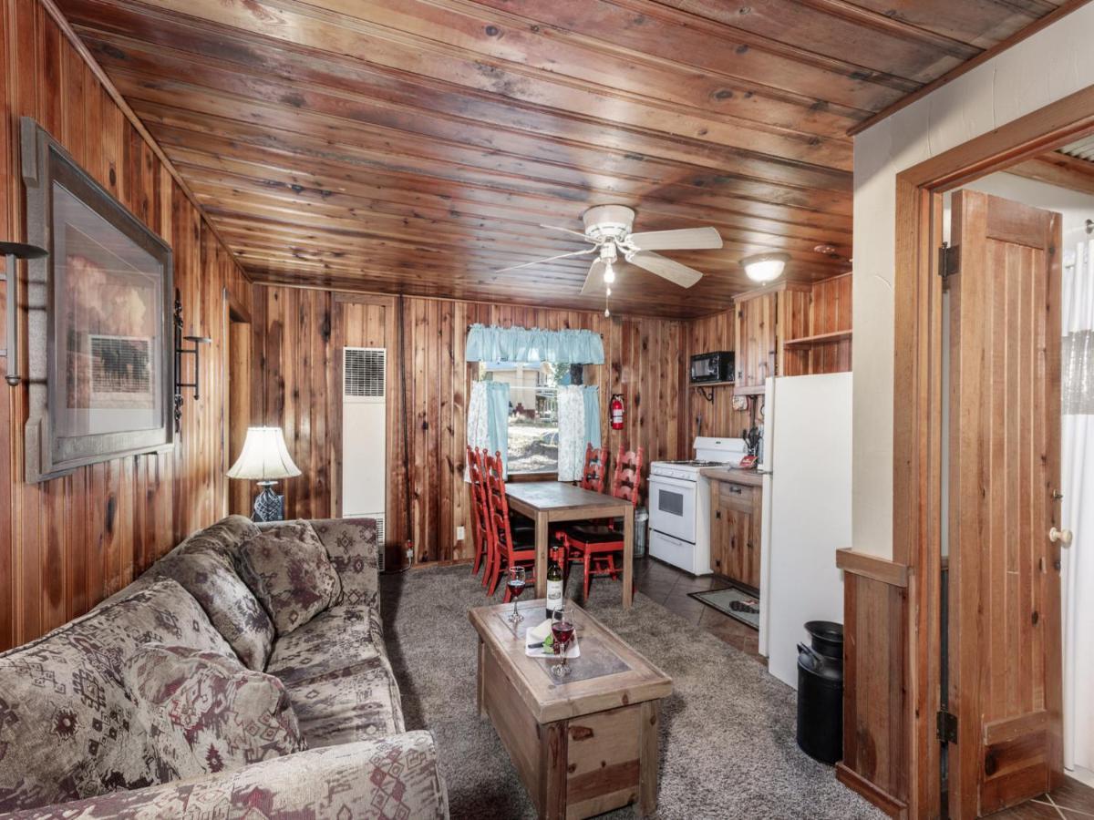 Pine Cabin, 2 Bedrooms, Fireplace, Midtown, Sleeps 6 Ruidoso Kültér fotó
